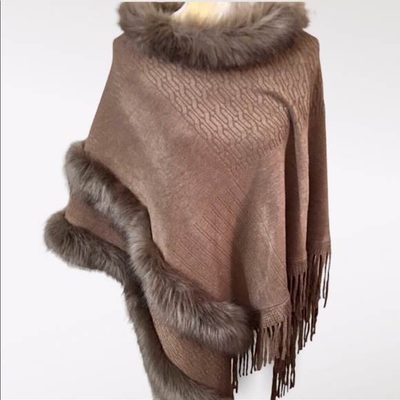Faux Fur Fringed Poncho NEW - Picture 2 of 5